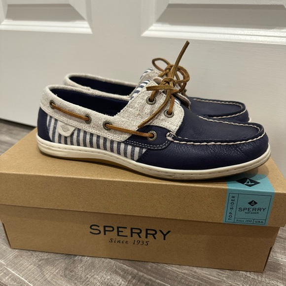 Sperry Shoes - Like new! Women’s Sperry Koifish Striped Navy boat shoe- size 8